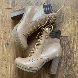 Guess 4” Heel Lace Up Ankle Boots size 7